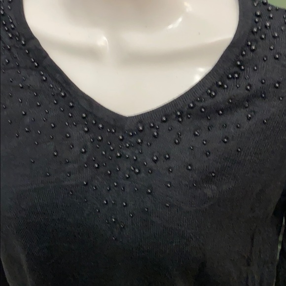 Beautiful blouse - Picture 3 of 3